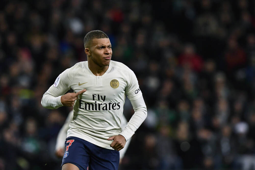 背靠长安、宁德、华为三大“豪门”，亏损百亿的阿维塔冲刺IPO